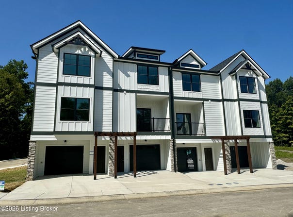 7302 Park Vue Dr, Crestwood, KY 40014