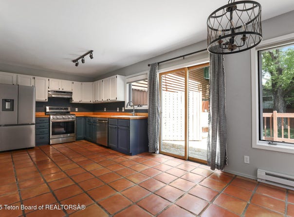 512 S MILLWARD, Jackson, WY 83001