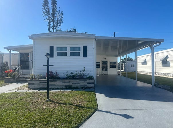 71 6TH ST W, Nokomis, FL 34275
