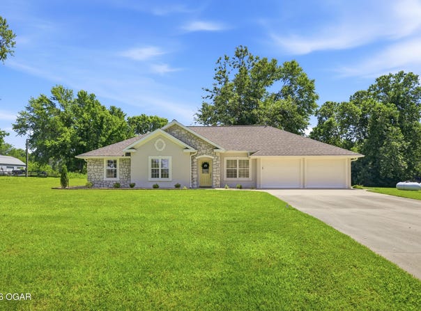 213 SE 15th Road, Lamar, MO 64759
