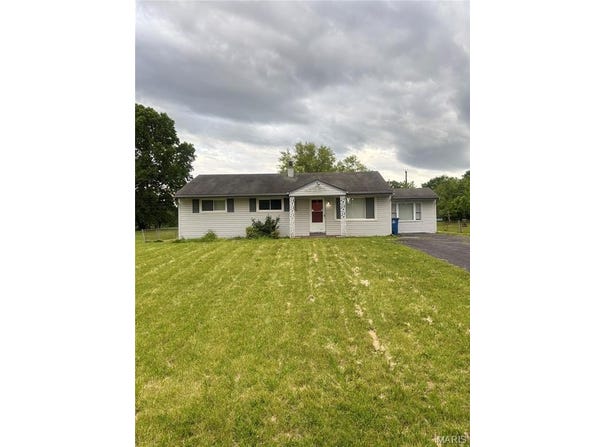 1020 Farmview Drive, Unincorporated, MO 63138