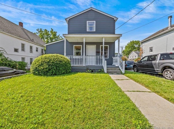 32 Ashcraft Road, New London, CT 06320
