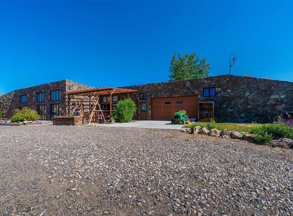 53 Nelson Ln, Cody, WY 82414