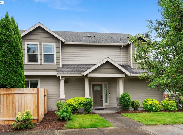19144 GENTRY HIGHLANDS LN, Oregon City, OR 97045