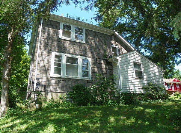 12317 Sunset Drive, Garfield Heights, OH 44125