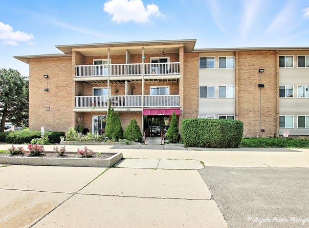 920 Beau Drive, Des Plaines, IL 60016