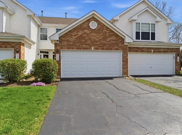 710 Riding Lane, St. Charles, IL 60174