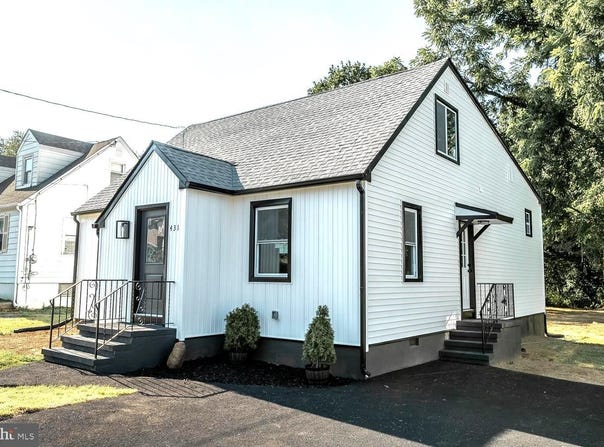 431 E PARK AVENUE, MAPLE SHADE, NJ 08052