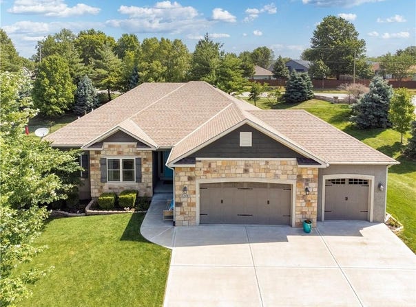 22908 E 41ST Terrace S, Blue Springs, MO 64015