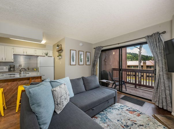 83 Angel Fire Rd N, Angel Fire, NM 87710