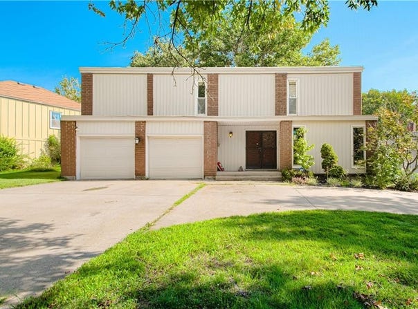 9803 Colony Place, Kansas City, MO 64131