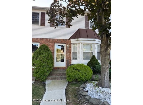 516 Golf View Court, Staten Island, NY 10314