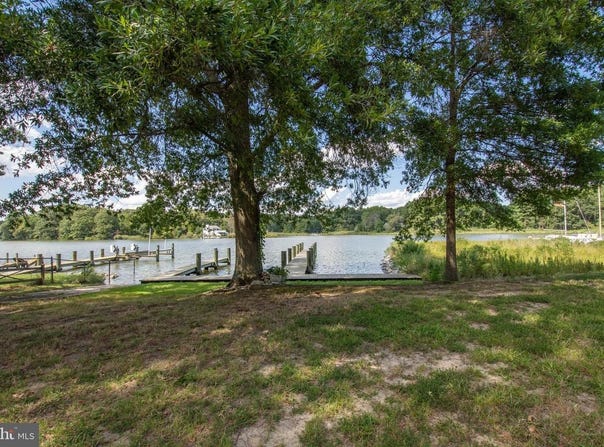 964 MAIN ST, DEALE, MD 20751