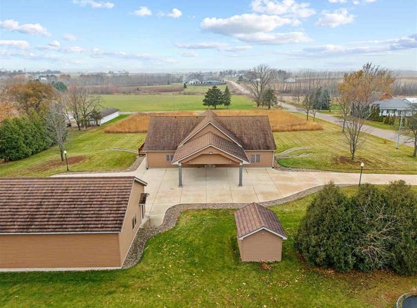 101 E 13th St, IA 50674