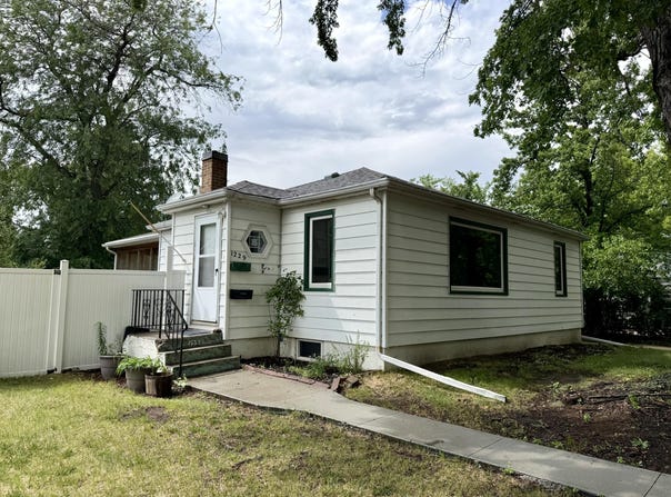 1229 Beach Ave SE, Huron, SD 57350