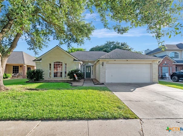 705 Ashland Creek, Victoria, TX 77901