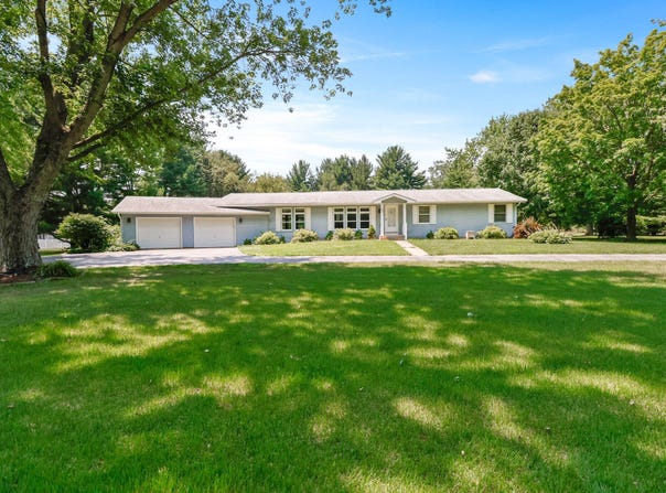 3252 Sager Road, Valparaiso, IN 46383
