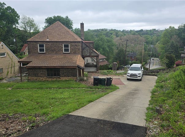 114 Braddock Rd, Forest Hills Boro, PA 15221