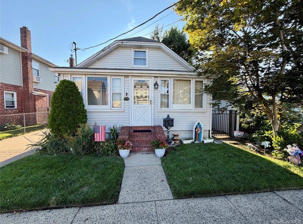 211 Madison Avenue, Franklin Square, NY 11010