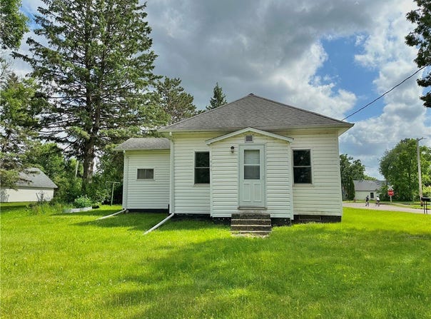 1008 Ludlow Avenue, Cameron, WI 54822