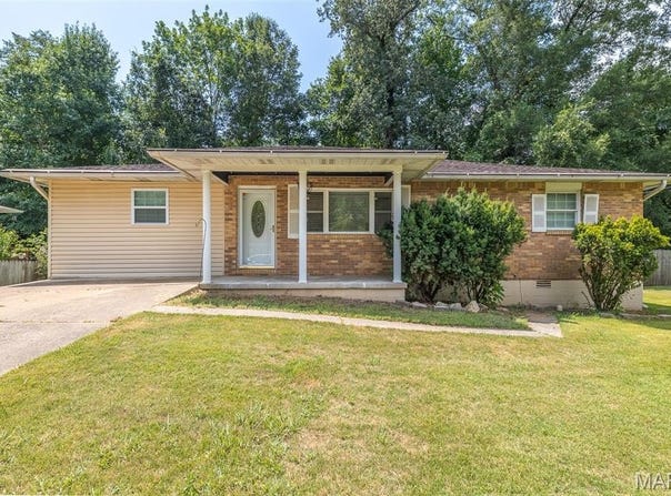 211 Hampton Court, Poplar Bluff, MO 63901