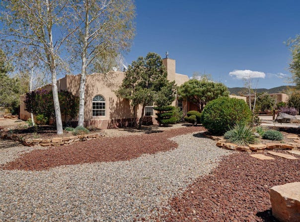 343 Sierra Vista Lane, Taos, NM 87571