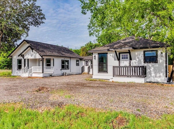 112 Gazley A & B ST, Smithville, TX 78957