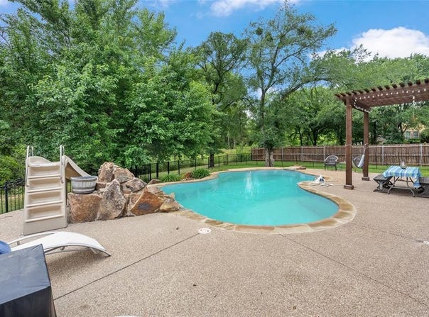 605 Pine Island Circle, Mansfield, TX 76063