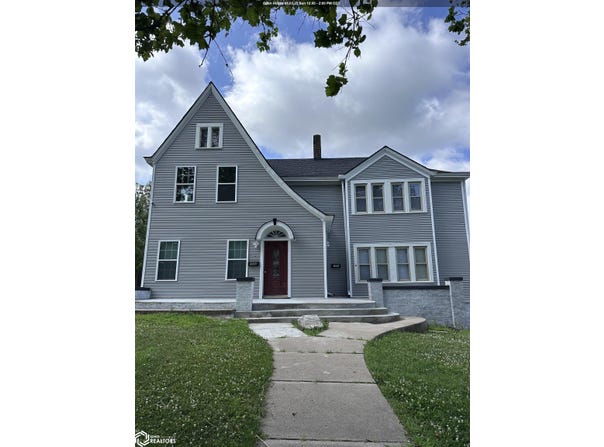 702 E Coolbaugh Street, Red Oak, IA 51566