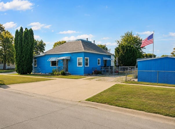 201 E 8th, South Sioux City, NE 68776