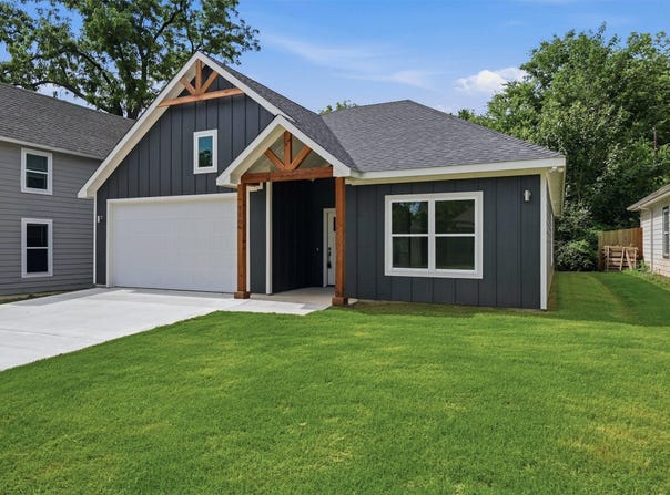110 W Hull Street, Denison, TX 75021