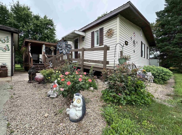N2639 County Road Z, Dousman, WI 53118