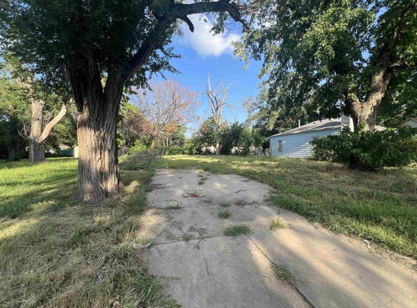 1932 S Mosley, Wichita, KS 67211