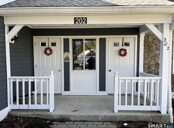 202 Windgate Circle, Monroe, CT 06468