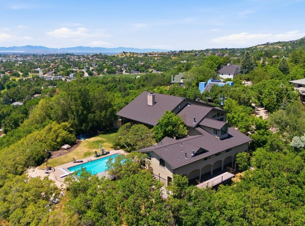 6112 BREEZE Cir, Ogden, UT 84403