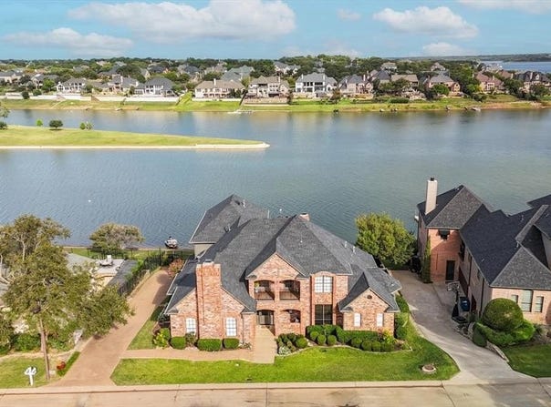 30 Remington Drive W, Highland Village, TX 75077