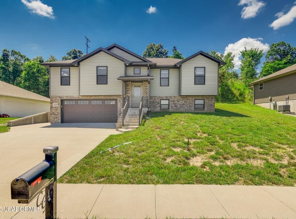 2108 HASTINGS ROAD, Jefferson City, MO 65109