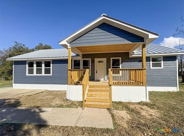 1902 N Fannin Avenue, Cameron, TX 76520