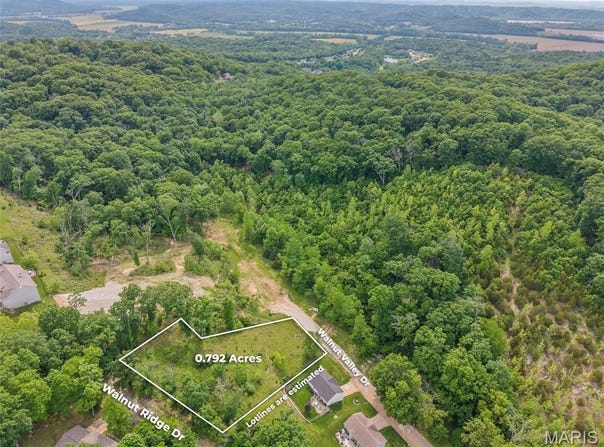 6752 Walnut Valley, High Ridge, MO 63049