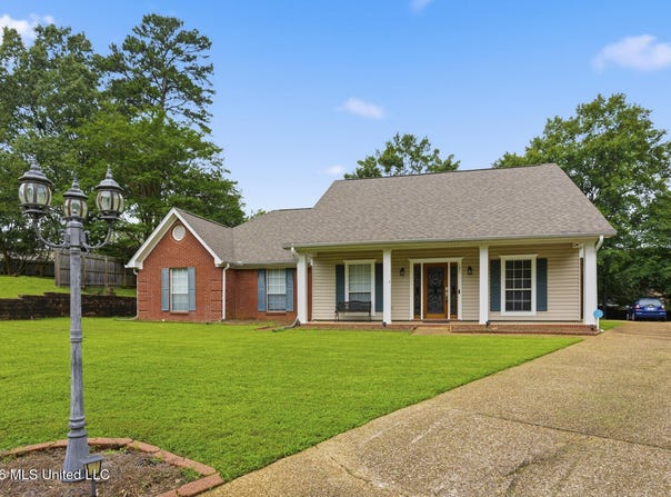 121 Deer Run, Pearl, MS 39208