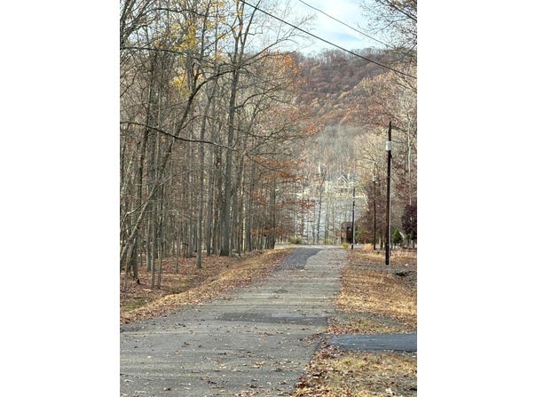 Tuscarora west Drive W, Hazleton, PA 18202