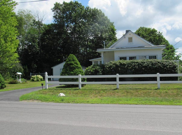 11 Dartmouth Street, Claremont, NH 03743