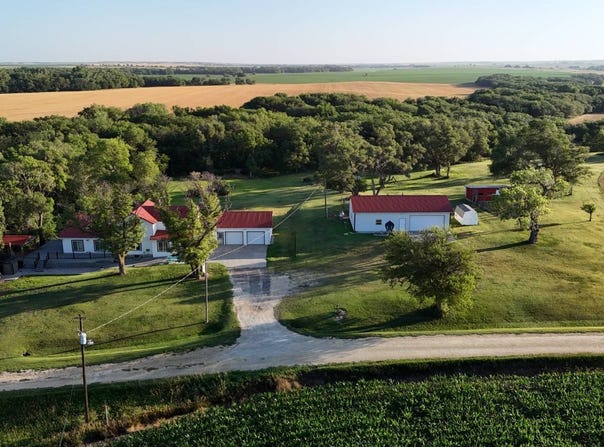 262 B Rd, Cawker City, KS 67430