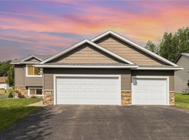 655 Glenmeadow Street, River Falls, WI 54022