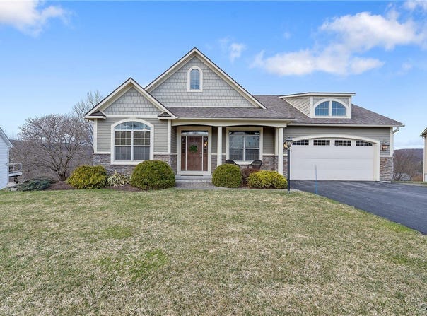 140 Shaker Heights, Camillus, NY 13031