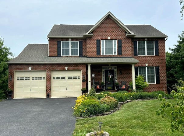 1736 CARRERA DRIVE, CHAMBERSBURG, PA 17202