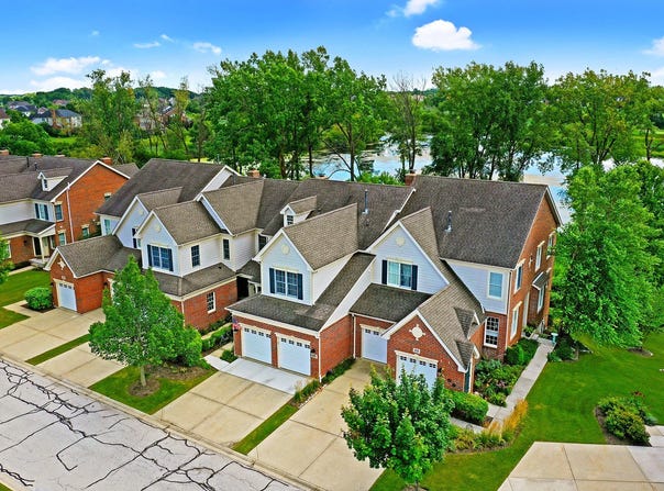 25 Harborside Way, Hawthorn Woods, IL 60047