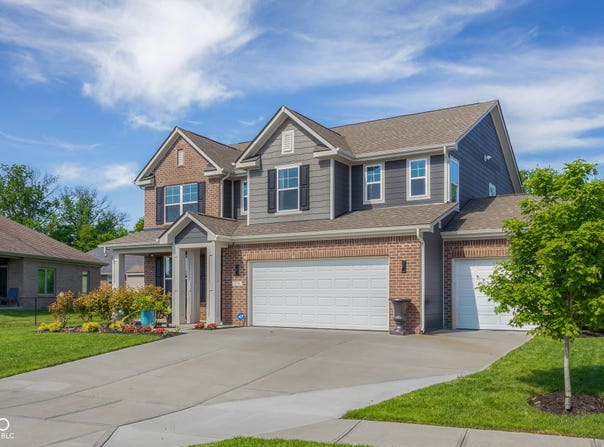 2736 Victory Drive, Columbus, IN 47203