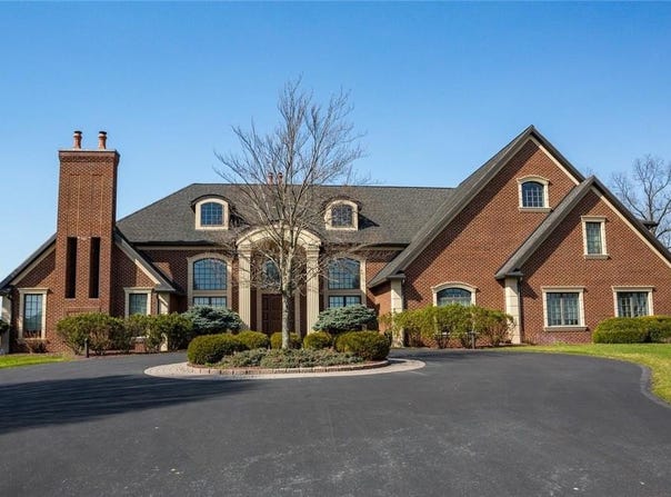 433 Little Creek Drive, Lower Nazareth Twp, PA 18064