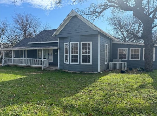 201 E Plummer Street, Eastland, TX 76448